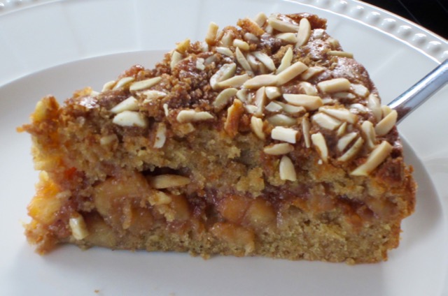 Moist Apple and Spice Cake myfavoutiepastime.com