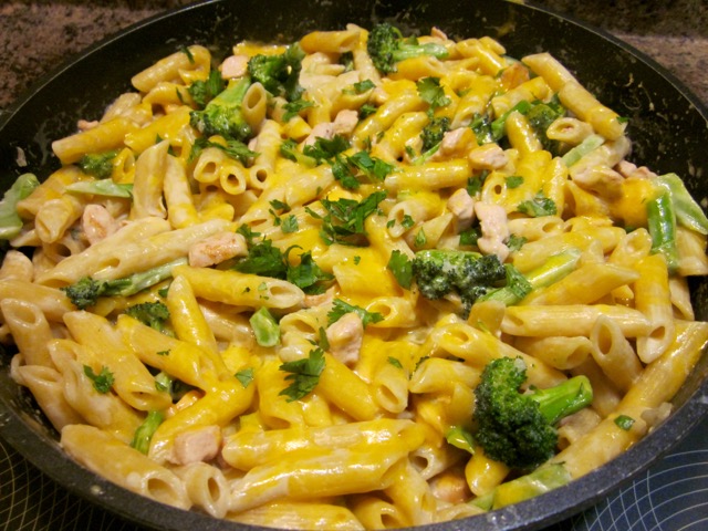 Creamy Chicken and Broccoli Pasta – My Favourite Pastime