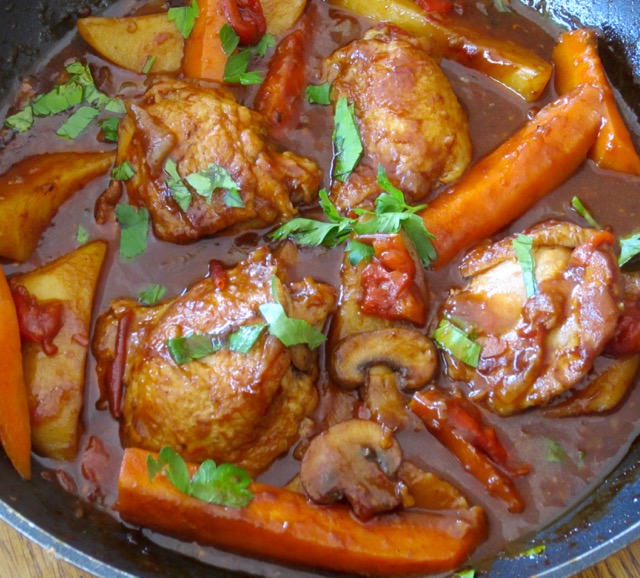 Spicy Braised Chicken with Mushroom and Bell Pepper – My Favourite Pastime